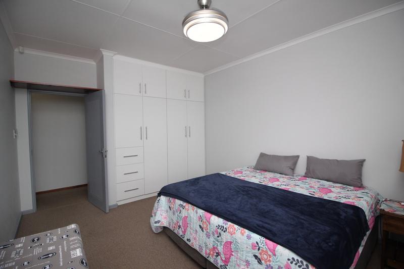 5 Bedroom Property for Sale in Fraaiuitsig Western Cape